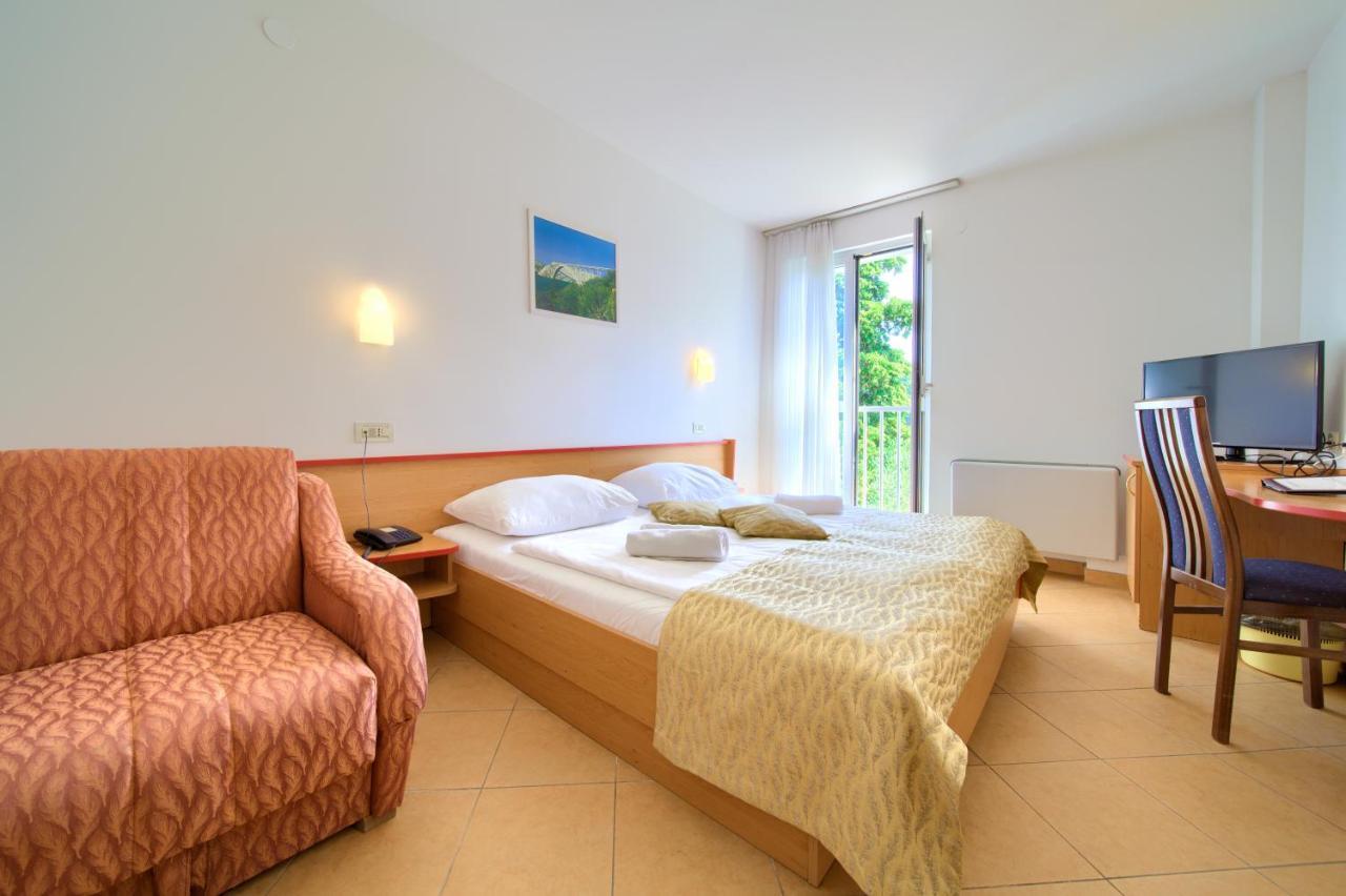 Villa Lovorka - Hotel Resort Drazica Đảo Krk Ngoại thất bức ảnh
